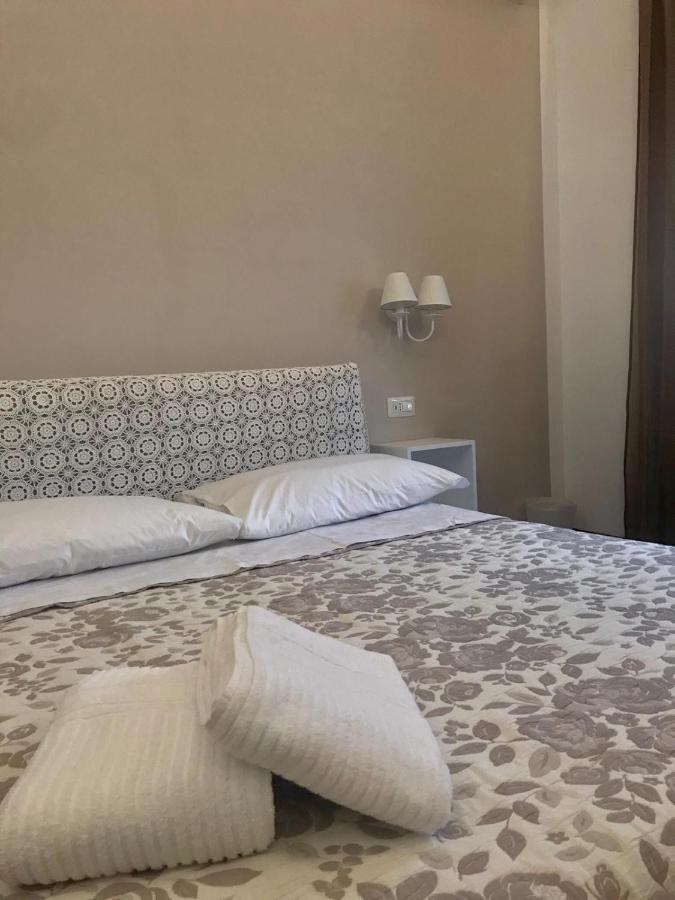 B&B I Due Teatri Napoli Eksteriør billede