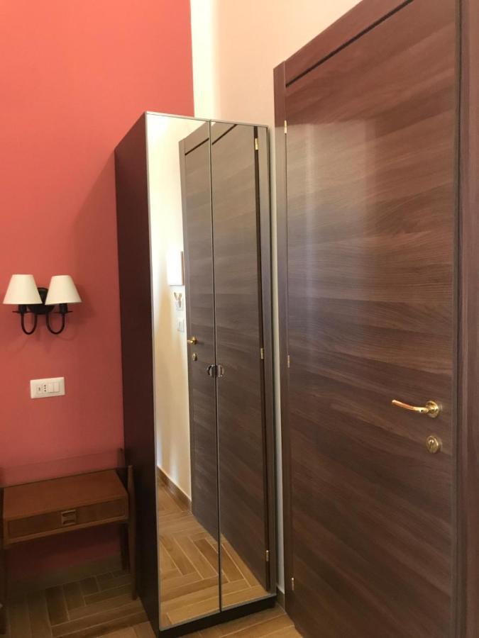 B&B I Due Teatri Napoli Eksteriør billede
