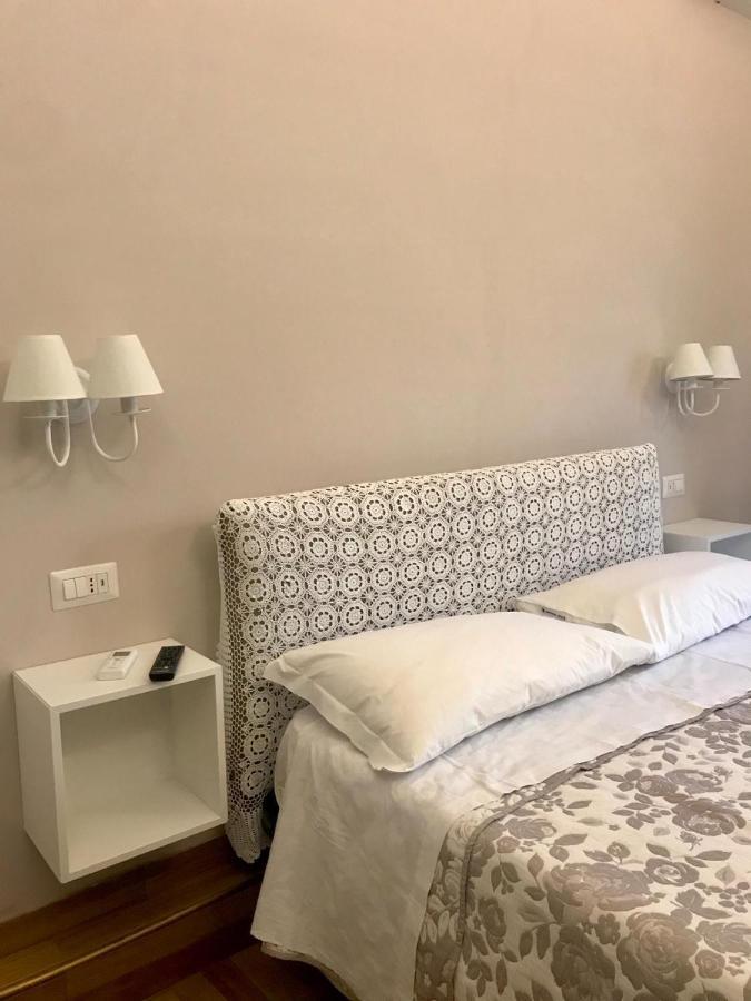 B&B I Due Teatri Napoli Eksteriør billede